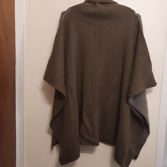 Aritzia Wilfred Free Wellsh Turtleneck Wool Poncho Sweater - Picture 11 of 14